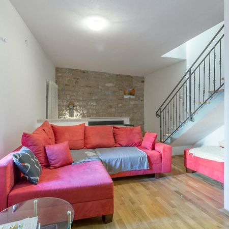 2 Bedroom Stunning Home In Bale Eksteriør billede