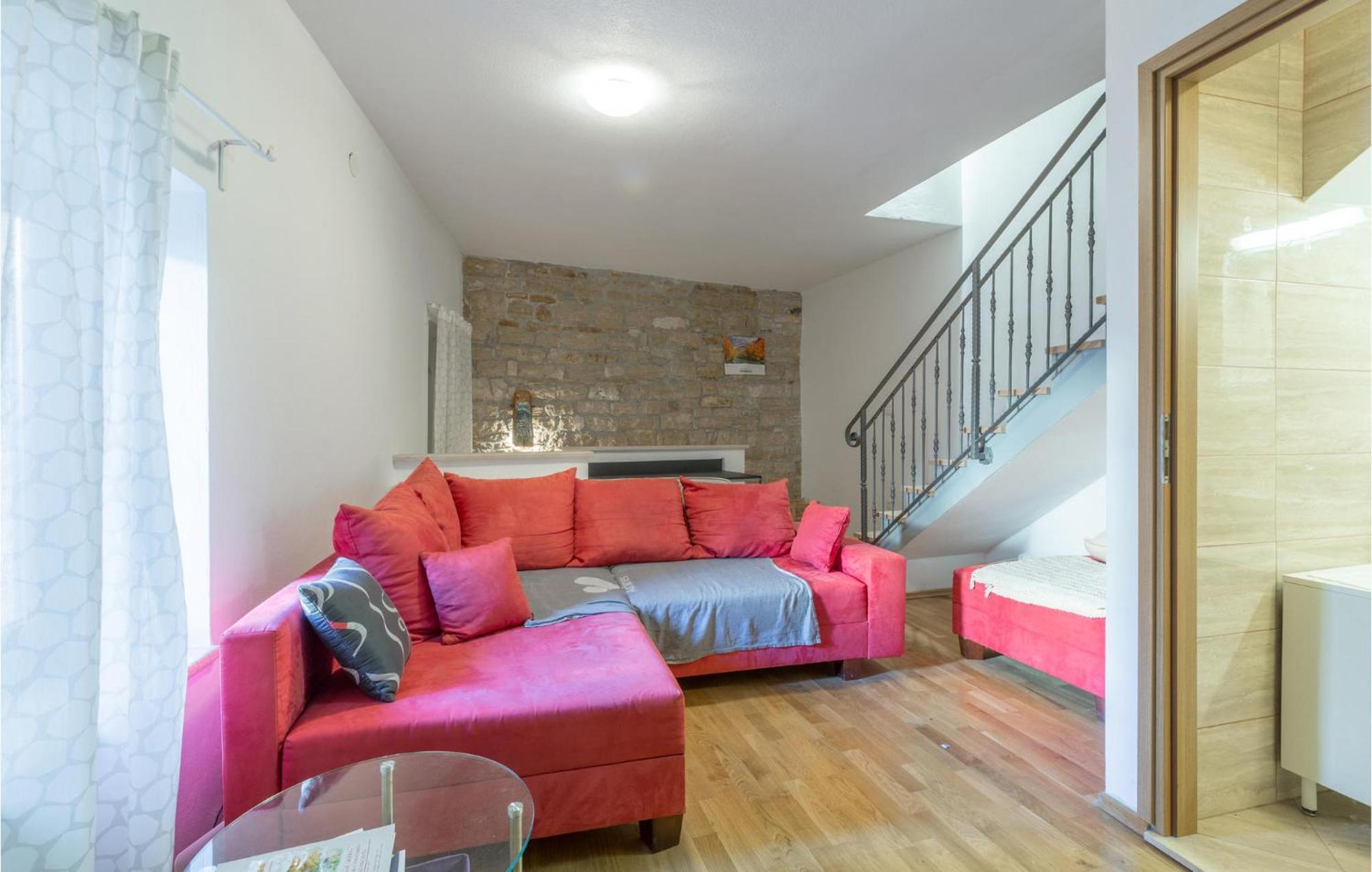 2 Bedroom Stunning Home In Bale Eksteriør billede